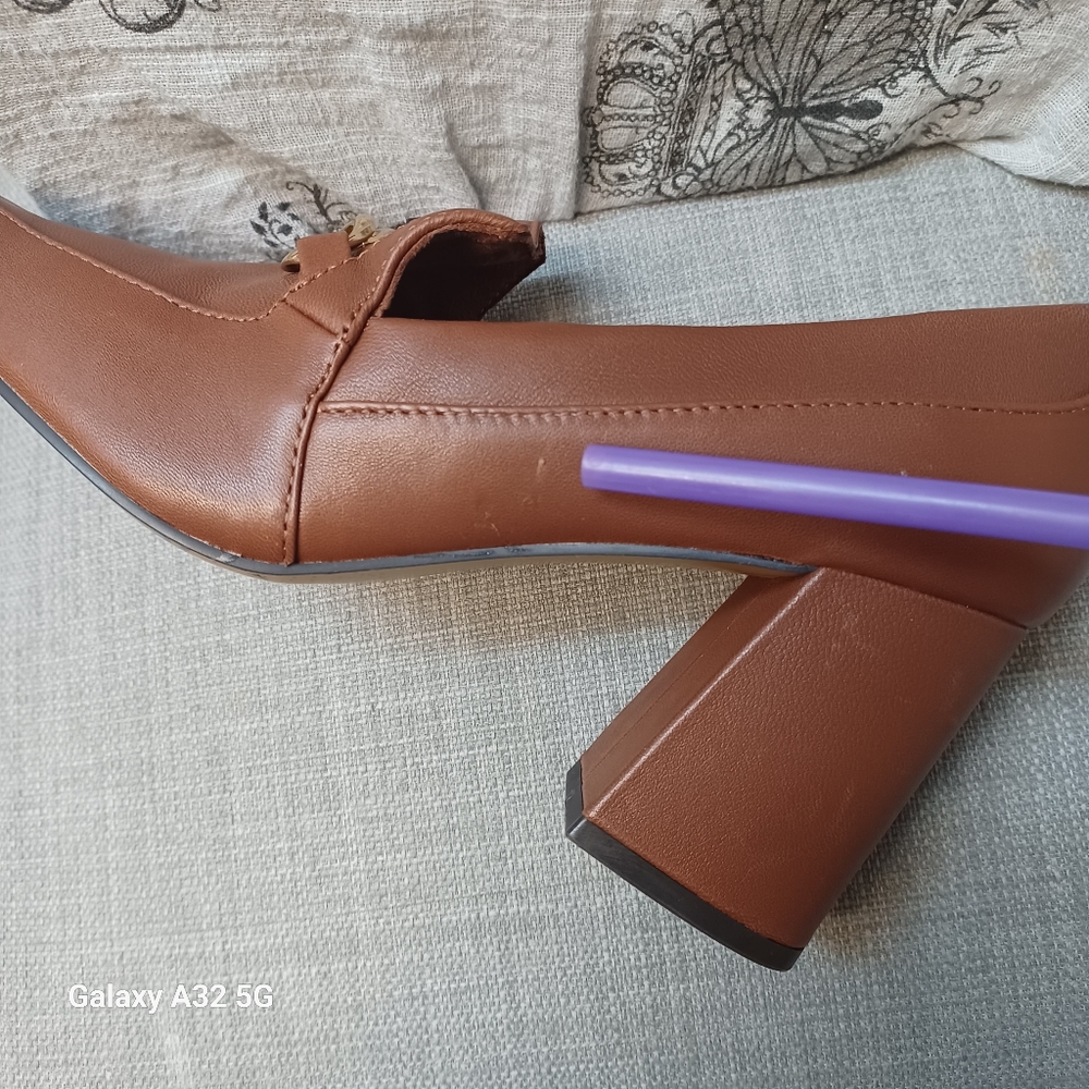 Bella Vita Brown and Gold Loafers Flats Size 9.m - Picture 12 of 15